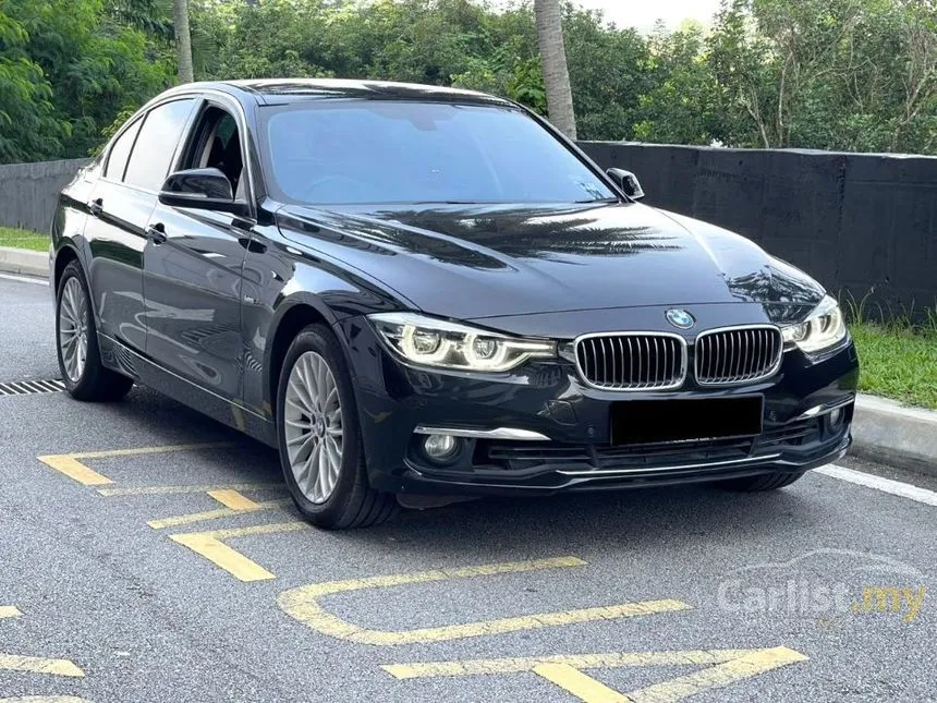 2018 BMW 318i Luxury Sedan