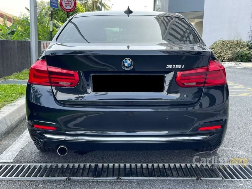 2018 BMW 318i Luxury Sedan