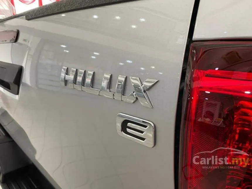 2024 Toyota Hilux E Dual Cab Pickup Truck