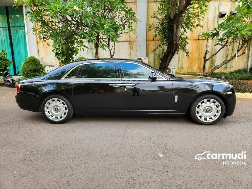 2012 Rolls-Royce Ghost V12 Sedan