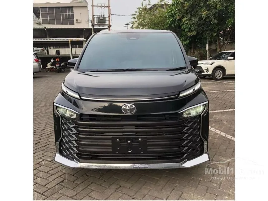 Jual Mobil Toyota Voxy 2023 2.0 di DKI Jakarta Automatic Van Wagon Hitam Rp 595.000.000