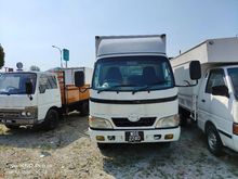 2009 Hino WU300R 4.0 12,5KAKI CORRUGATE BOX