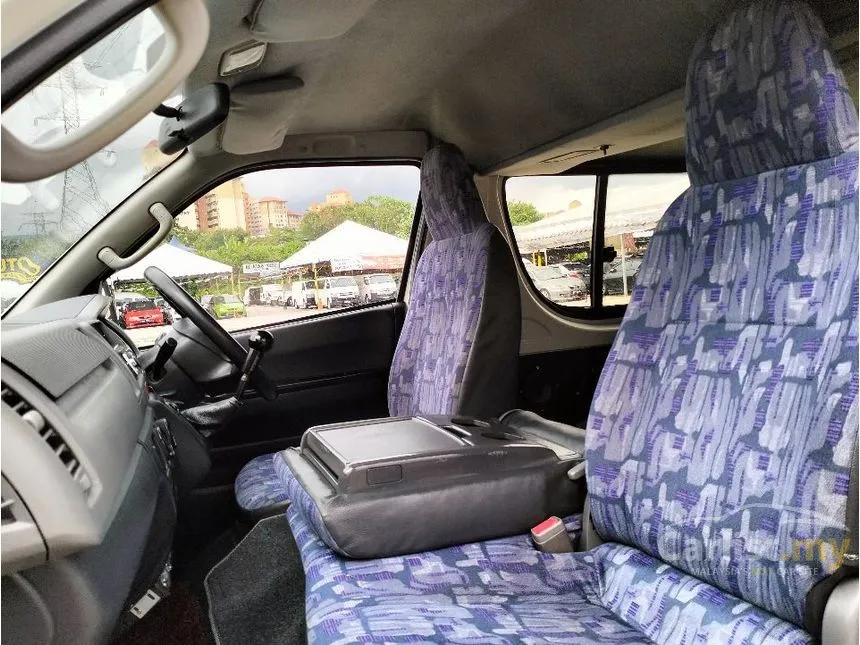 2010 Toyota Hiace Window Van Van