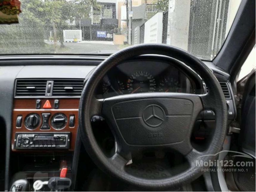 1997 Mercedes-Benz C200 W202 2.0 Manual Sedan