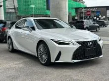 2021 Lexus IS 300 2.0 Luxury Sedan - GRADE 5A/LOW MILEAGE/RED LEATHER SEAT/SUNROOF/360CAM/BSM/APPLE CAR PLAY/FREE 6 YEAR WARRANTY