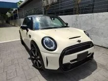 (8300-Km Genuine LOW Mileage, Grade 5, Provide Warranty) 2022 MINI Cooper S 2.0. Digital Meter. Reverse Camera. Pre-Collision. JCW