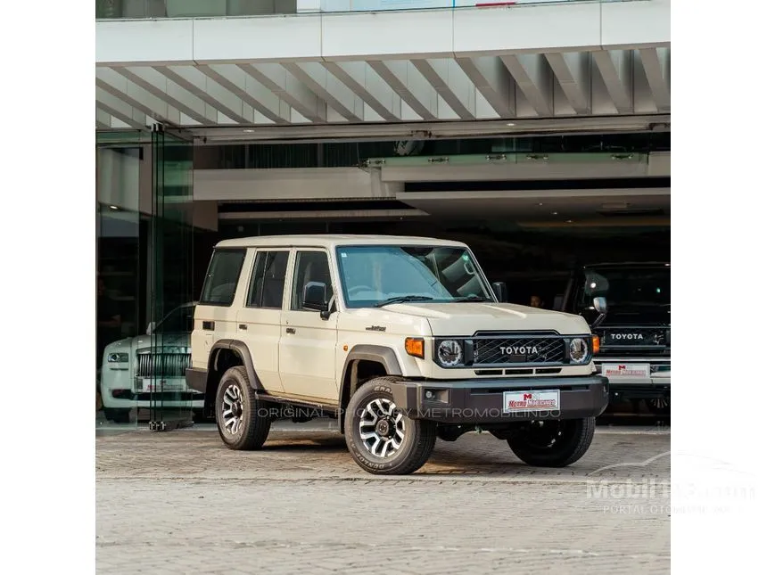 Jual Mobil Toyota Land Cruiser 2024 70 LX 2.8 di DKI Jakarta Automatic SUV Lainnya Rp 2.250.000.000