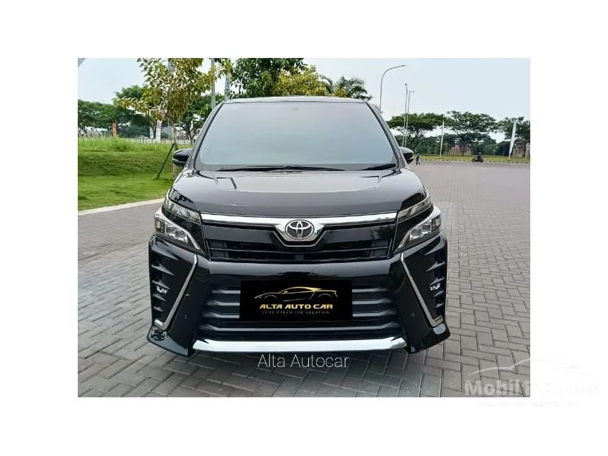 Jual Mobil Toyota Voxy 2018 2.0 di Banten Automatic Wagon Hitam Rp 339.000.000