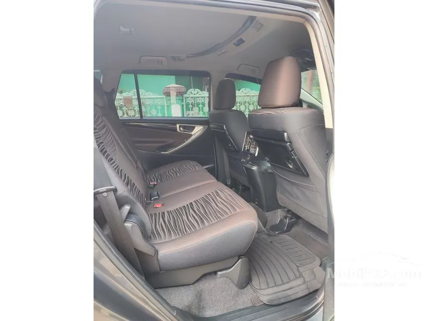 2022 Toyota Kijang Innova V MPV