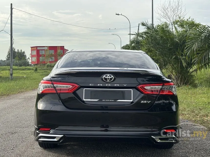 2019 Toyota Camry V Sedan