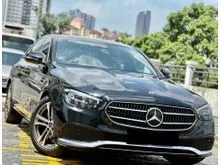 YEAR MADE 2022 MERCEDES-BENZ E200 2.0 AVANTGARDE SEDAN ONE OWNER ORIGINAL SUPER LOW MILEAGE FULL SERVICE RECORD UNDER WARRANTY HAP SENG STAR