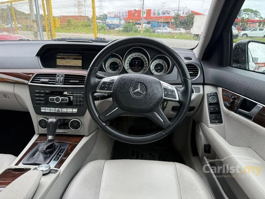 2011 Mercedes-Benz C200 Elegance CGI Sedan