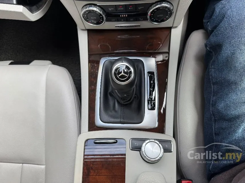 2011 Mercedes-Benz C200 Elegance CGI Sedan