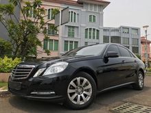 2012 Mercedes-Benz E200 CGI BLACK ON BLACK
