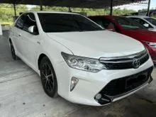 2016 Toyota Camry 2.5 Hybrid Luxury Sedan