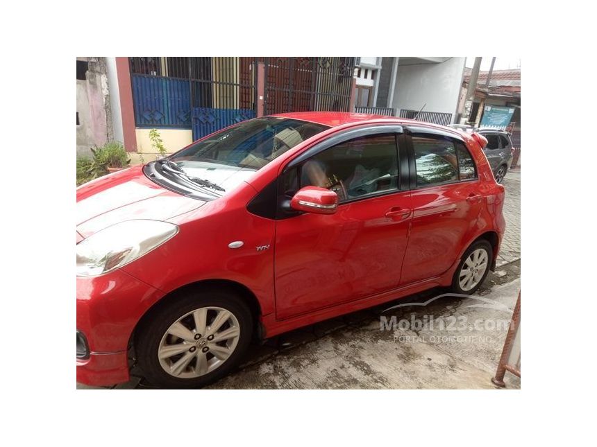 Jual Mobil  Toyota  Yaris  2013 E 1 5 di Banten Manual Merah  