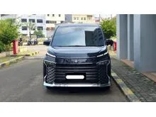 2023 Toyota Voxy 2.0 (Non Premium Color) MPV ungu km 18 ribuan pajak panjang