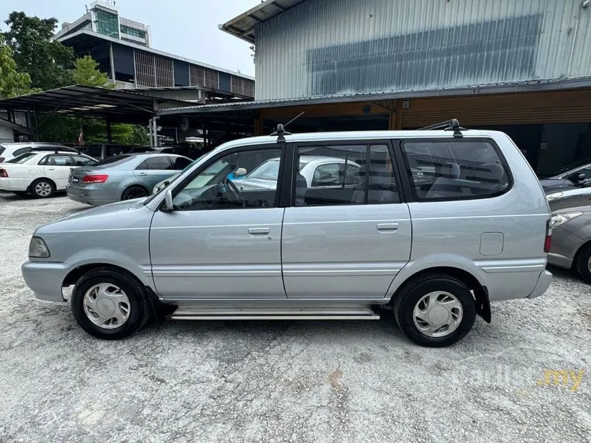 2002 Toyota Unser GLi MPV