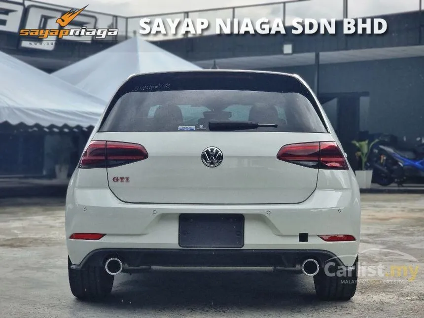 2017 Volkswagen Golf GTi Advanced Hatchback