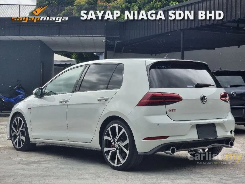 2017 Volkswagen Golf GTi Advanced Hatchback