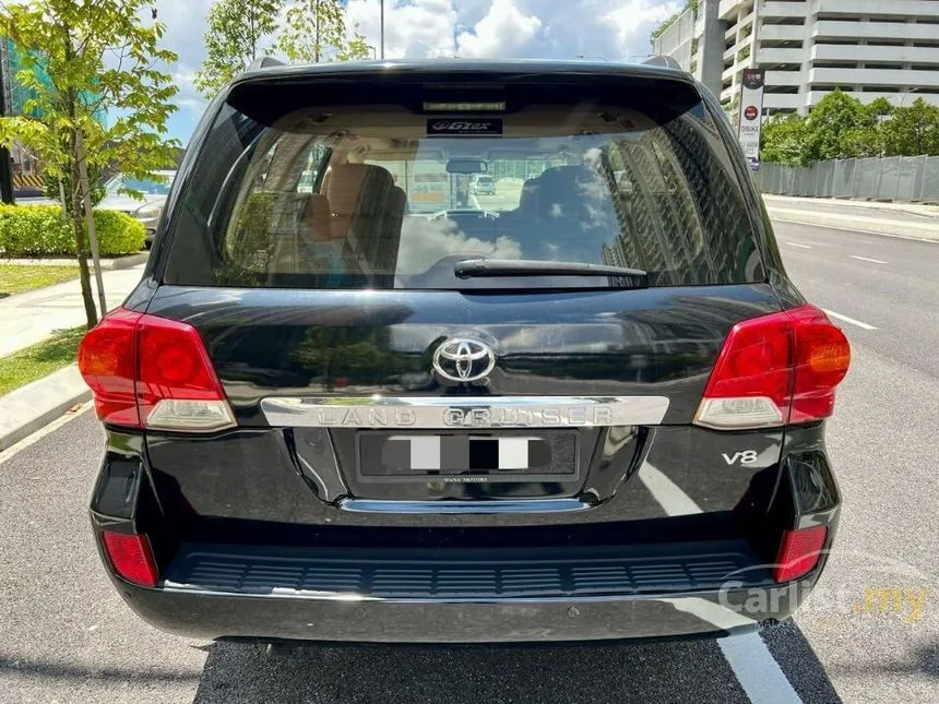 2013 Toyota Land Cruiser SUV