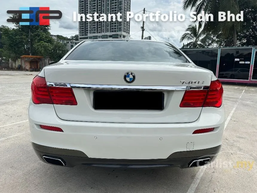 2012 BMW 740Li Sedan