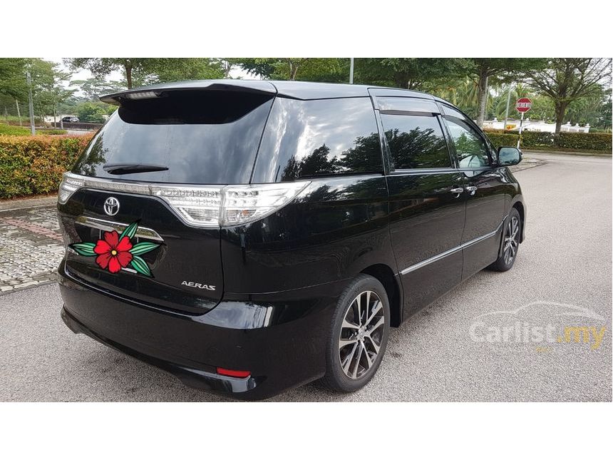 Toyota estima 2013