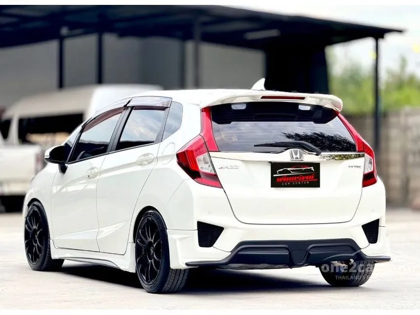 2015 Honda JAZZ SV Hatchback
