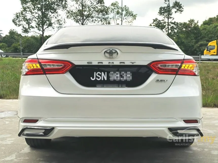 2019 Toyota Camry V Sedan