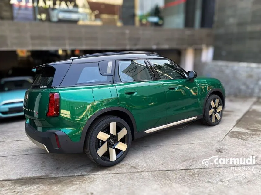2024 MINI Countryman S ALL4 Favoured Trim SUV