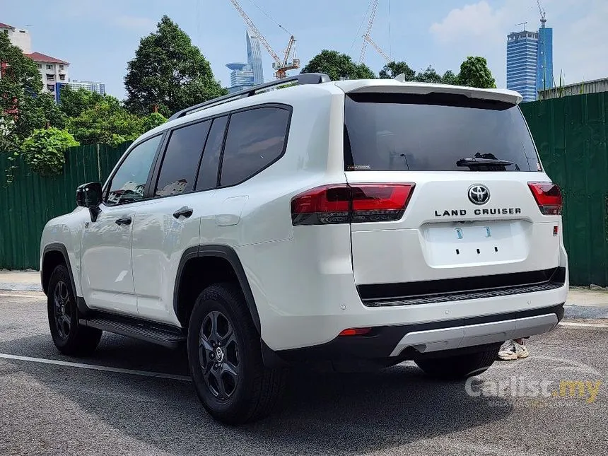 2022 Toyota Land Cruiser GR Sport SUV