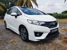 2014 Honda Jazz 1.5 AUTO V SPEC i-VTEC ENGINE / PUSH START / KEYLESS ENTRY / FULL BODYKIT / ORI YEAR MAKE 2014 / TIPTOP CONDITION