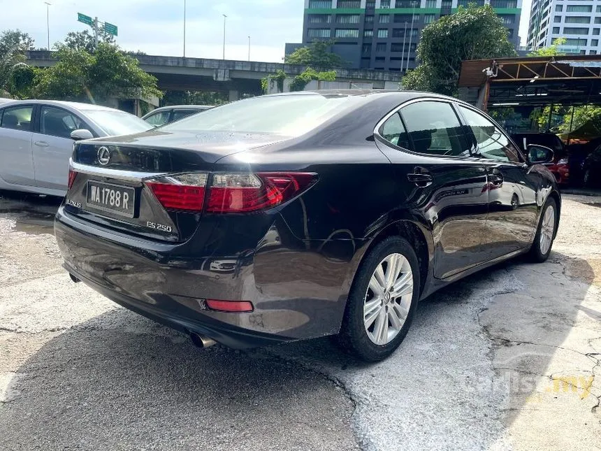 2014 Lexus ES250 Sedan