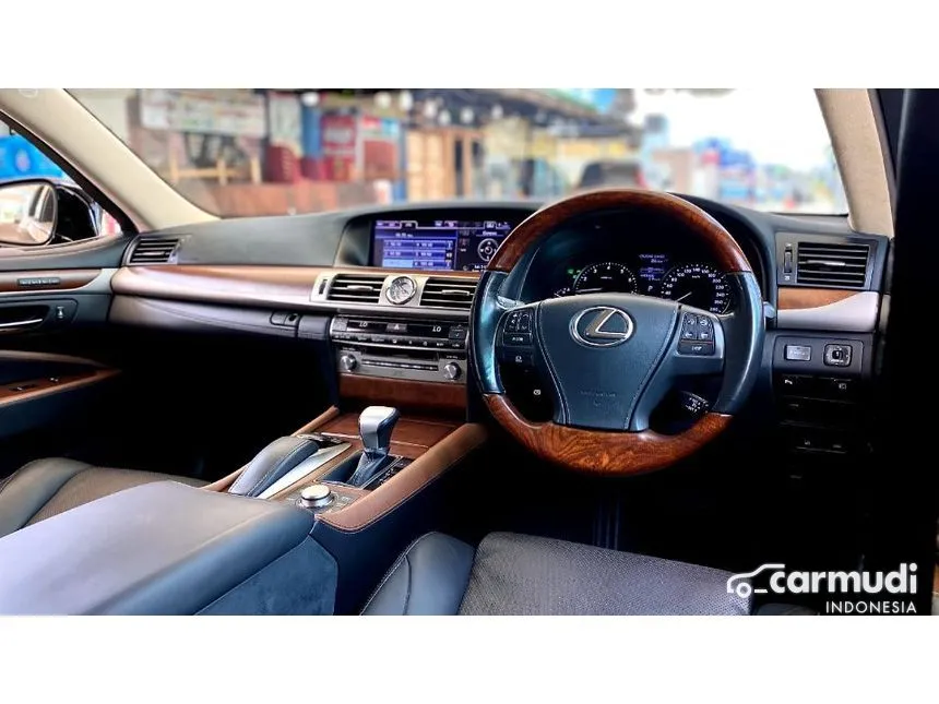 2014 Lexus LS 460L Sedan