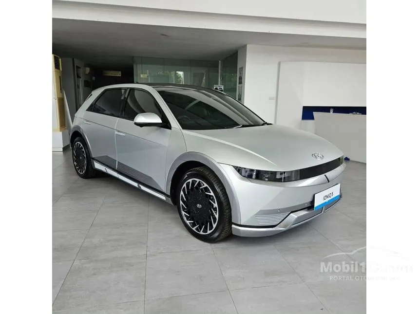 Jual Mobil Hyundai IONIQ 5 2023 Long Range Signature di Jawa Barat Automatic Wagon Silver Rp 685.000.000