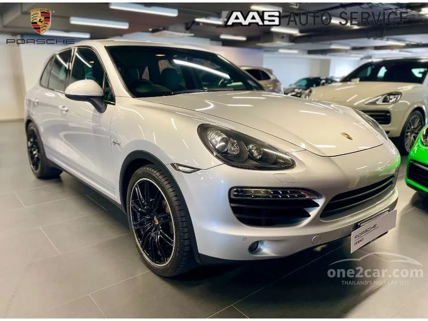 2013 Porsche CAYENNE S Hybrid SUV