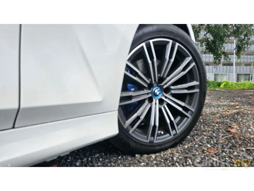 2021 BMW 320i Sport Driving Assist Pack Sedan