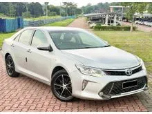 2015 Toyota Camry 2.5 Hybrid - 5 Year Warranty Sedan