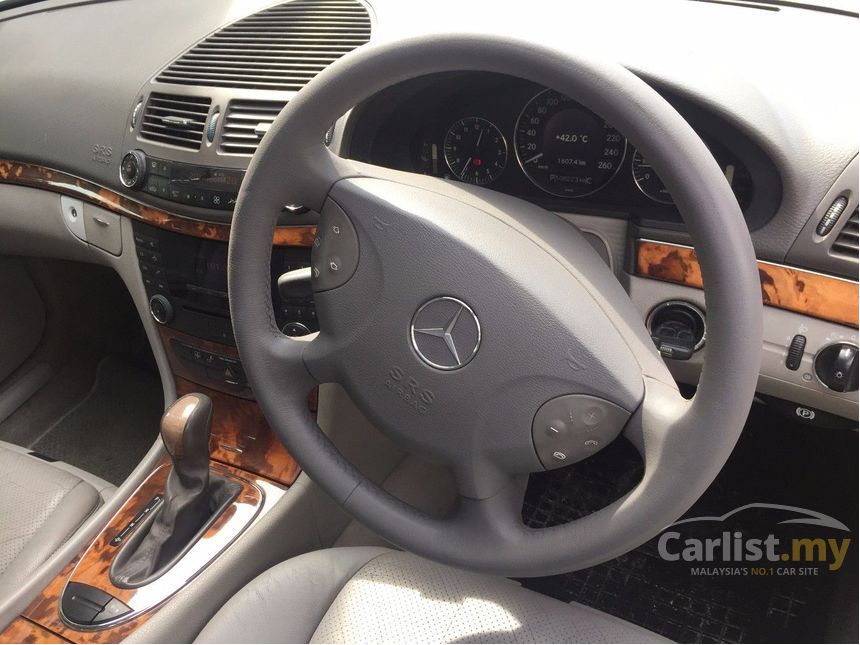 Mercedes-Benz E200K 2004 Elegance 1.8 in Kuala Lumpur 