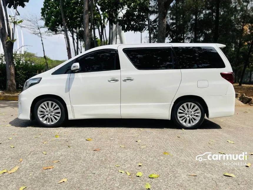 2013 Toyota Alphard SC MPV