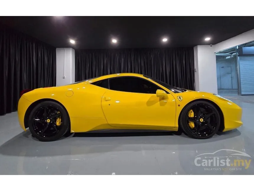 2011 Ferrari 458 Italia Coupe