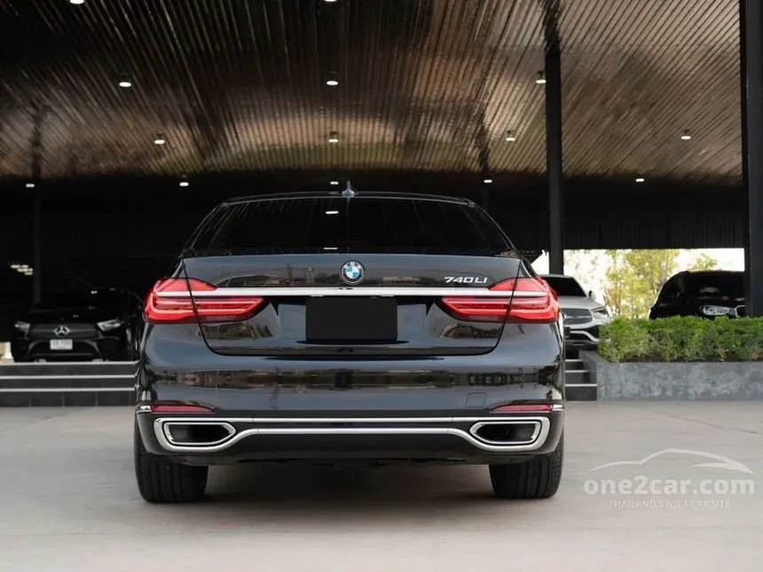 2017 BMW 740Li Pure Excellence Sedan