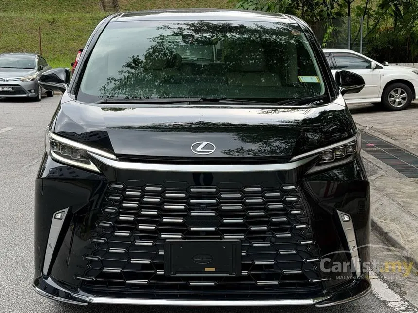 2024 Lexus LM 500h Version L 6 Seater MPV