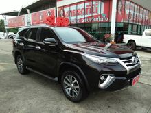 2015 Toyota Fortuner 2.4 (ปี 15-18) V Wagon AT