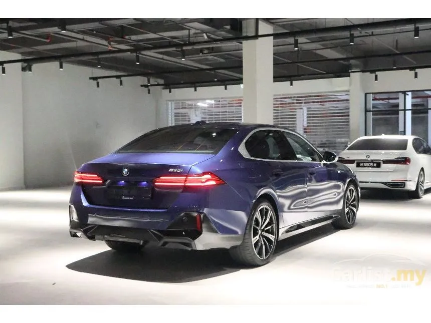 2025 BMW 530i M Sport Sedan