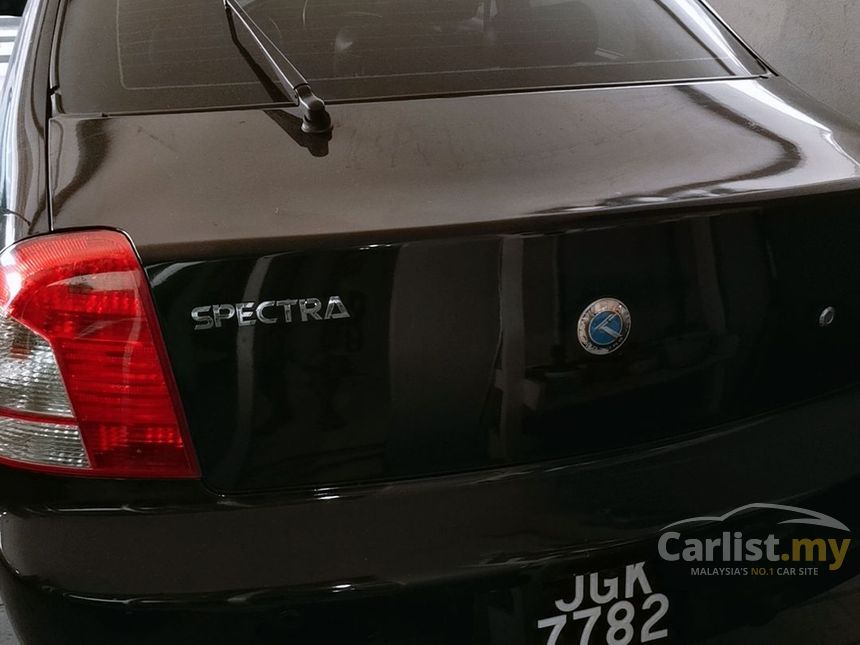 2002 Kia Spectra LS Sedan