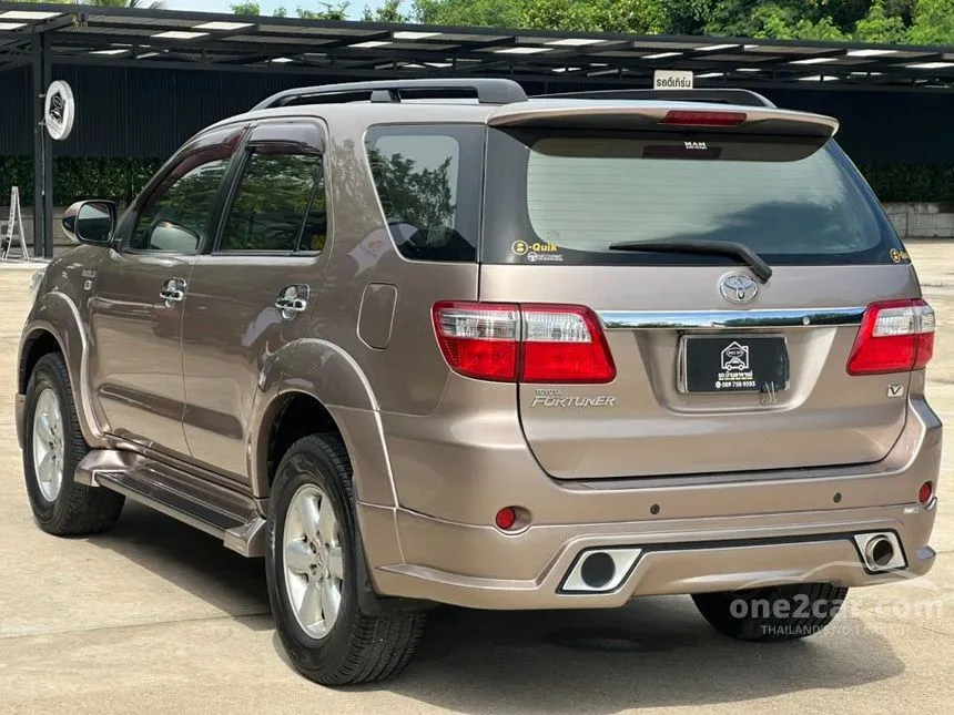 2010 Toyota FORTUNER V SUV