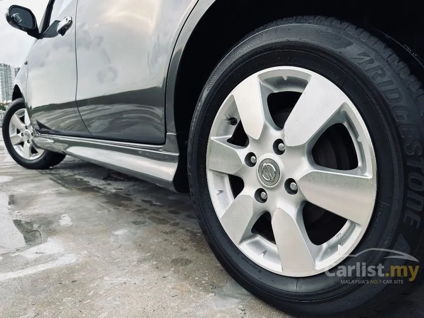 2013 Nissan Grand Livina Impul MPV