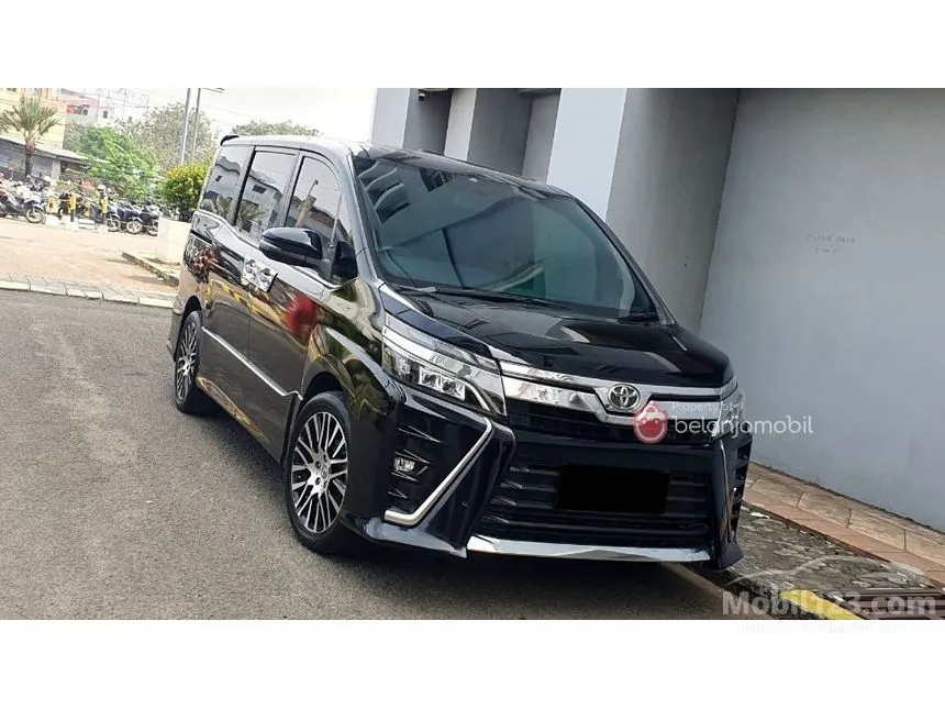 2018 Toyota Voxy MPV