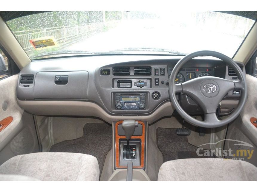 2004 Toyota Unser LGX MPV